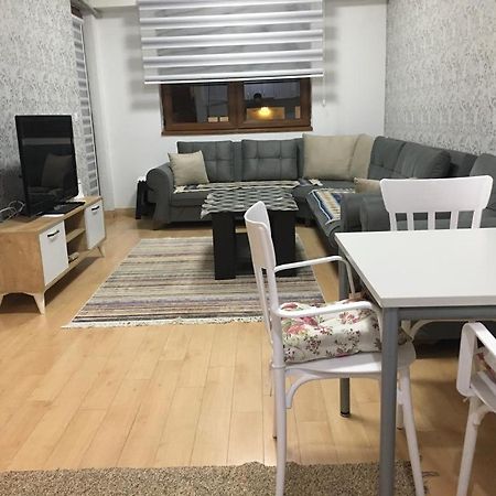 Two Rooms And Kitchen, Bathroom With Balcony Apartment Skopje Ngoại thất bức ảnh