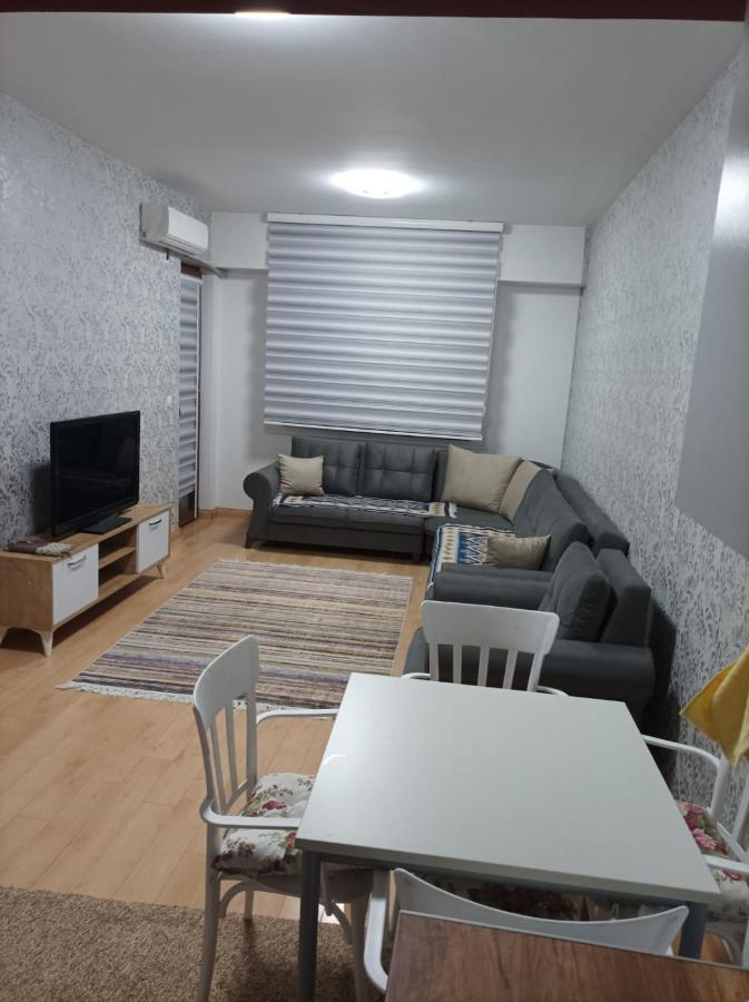 Two Rooms And Kitchen, Bathroom With Balcony Apartment Skopje Ngoại thất bức ảnh