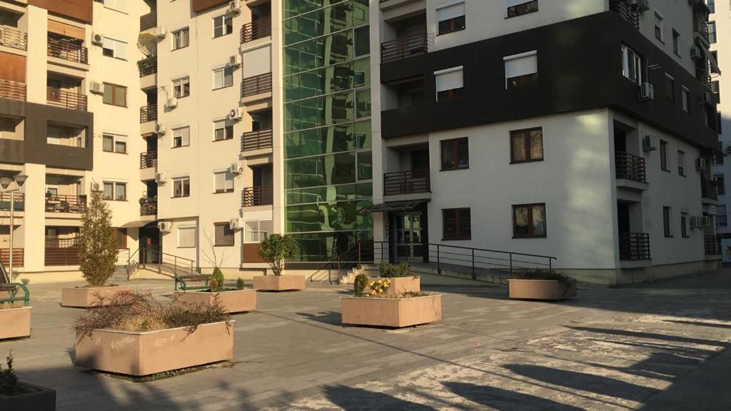 Two Rooms And Kitchen, Bathroom With Balcony Apartment Skopje Ngoại thất bức ảnh