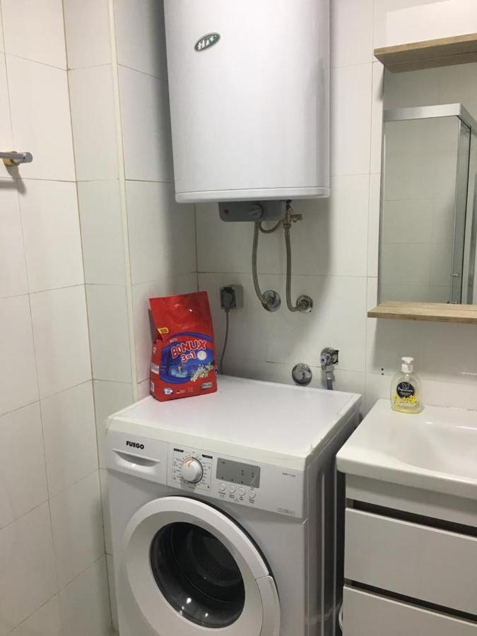 Two Rooms And Kitchen, Bathroom With Balcony Apartment Skopje Ngoại thất bức ảnh