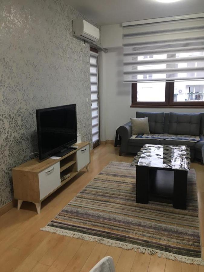 Two Rooms And Kitchen, Bathroom With Balcony Apartment Skopje Ngoại thất bức ảnh