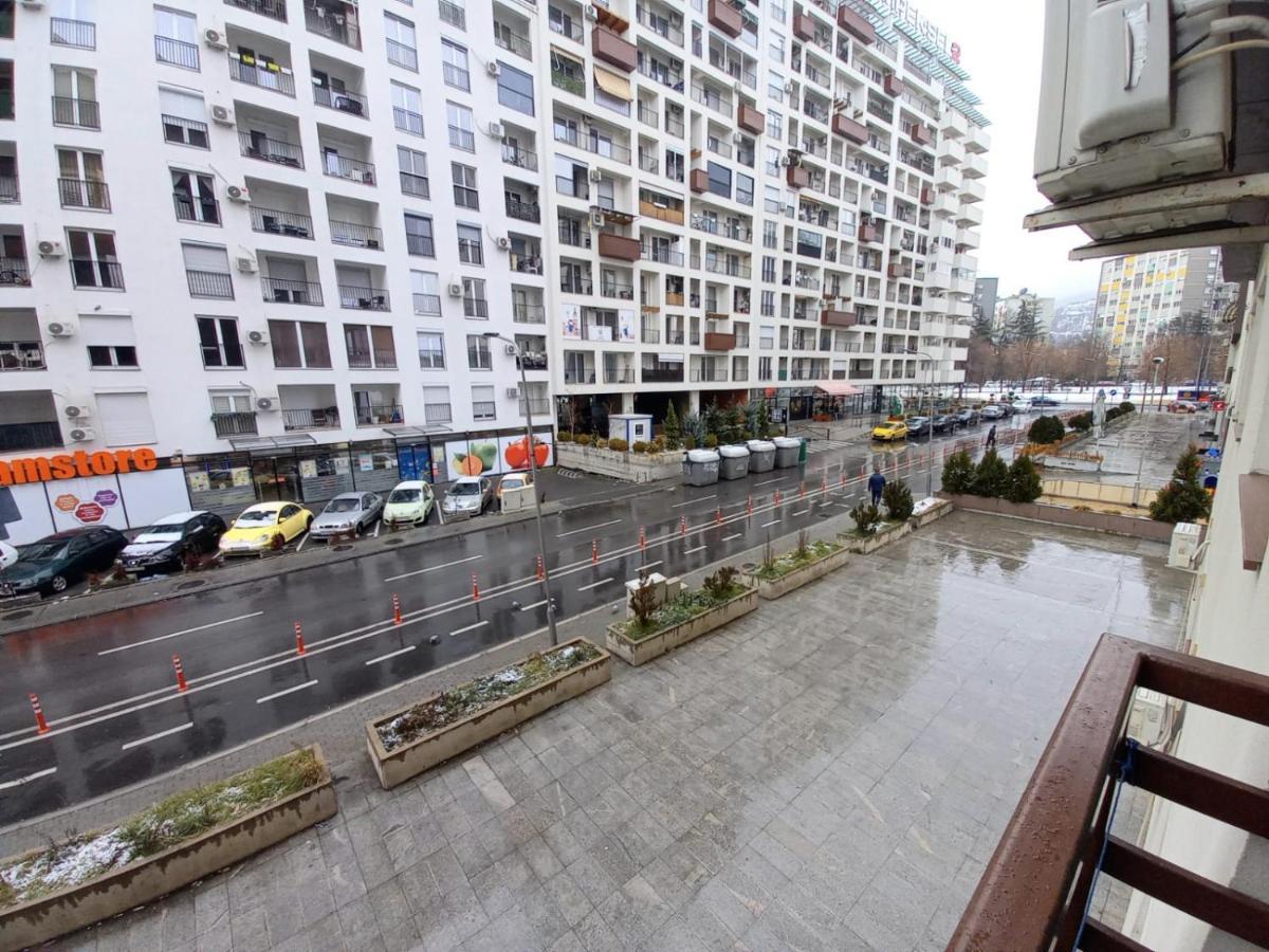 Two Rooms And Kitchen, Bathroom With Balcony Apartment Skopje Ngoại thất bức ảnh