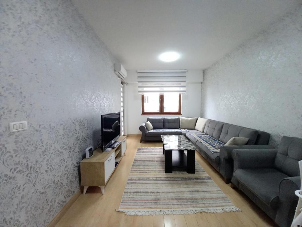 Two Rooms And Kitchen, Bathroom With Balcony Apartment Skopje Ngoại thất bức ảnh
