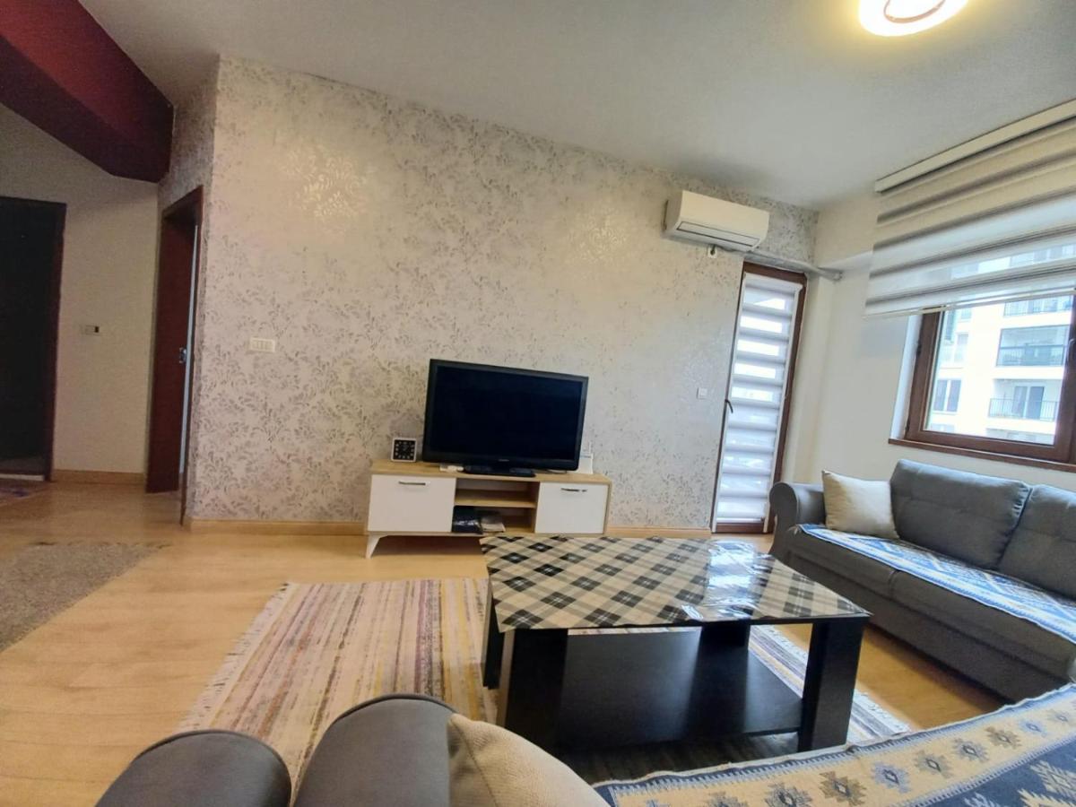 Two Rooms And Kitchen, Bathroom With Balcony Apartment Skopje Ngoại thất bức ảnh