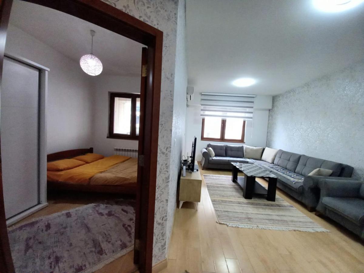 Two Rooms And Kitchen, Bathroom With Balcony Apartment Skopje Ngoại thất bức ảnh